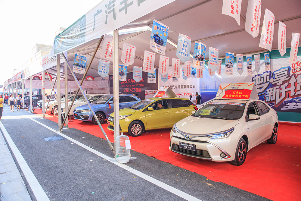 【車展第一天】遇到那個TA，放棄蘋果8......