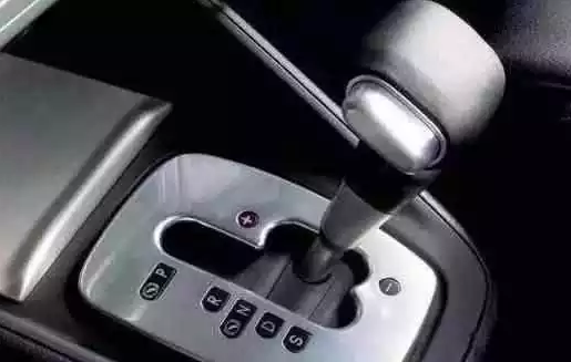 自動(dòng)檔車(chē)這樣開(kāi)提前報(bào)廢，多少老司機(jī)中招