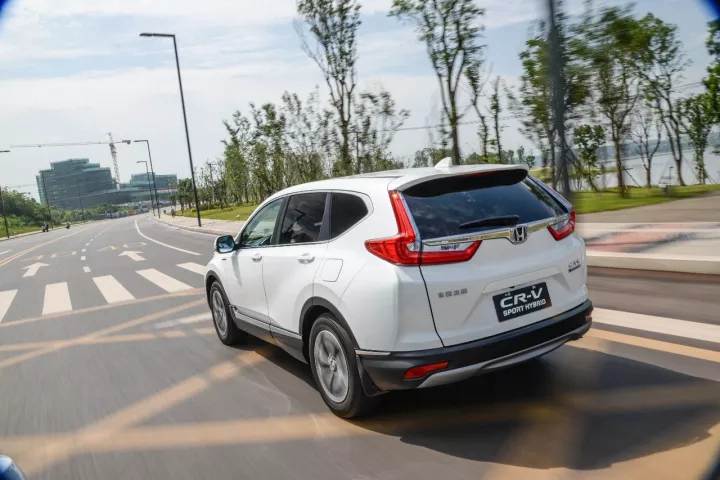 全新一代CR-V 銳?混動(dòng)領(lǐng)銜，東風(fēng)Honda榮耀亮相武漢車(chē)展