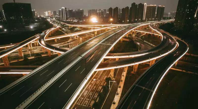 這些上道必知汽車燈語(yǔ)，你知道嗎？