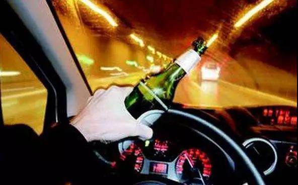 真的假的？最新交規(guī)：酒后躺車內(nèi)休息也算酒駕？