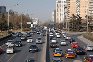 鬧市開車必學(xué)技巧，你會幾招？